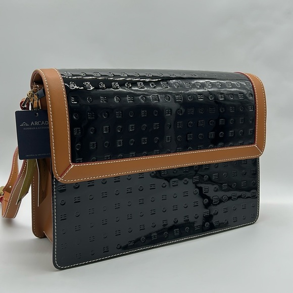 2338- Arcadia Patent Leather Crossbody Bag Made in Italy NWT - Picture 4 of 15